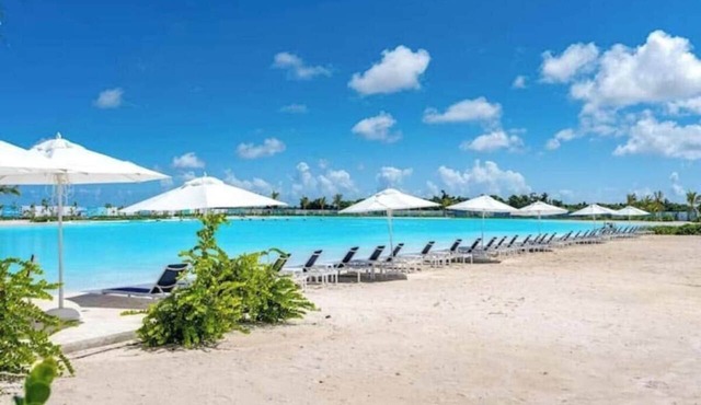 The Beach - Crystal Lagoon Waterfront - Sleeps 10 in Punta Cana