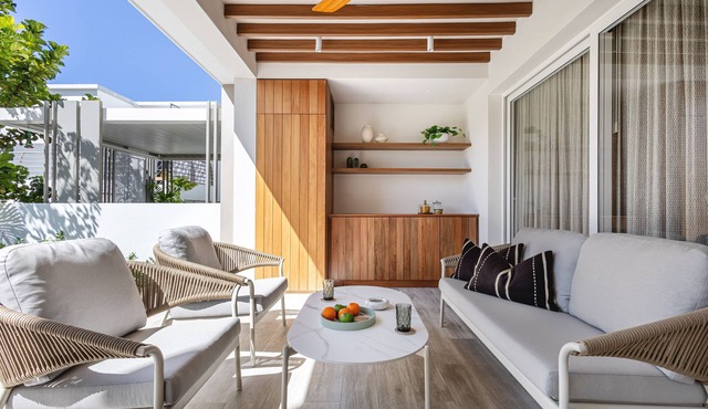 Tracadero Luxury 3 Apt, 2 Bedrooms. in Dominicus