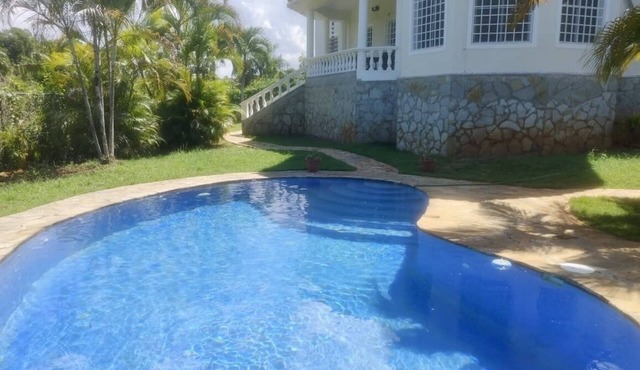 Villa Familia - Your Home Away from Home
