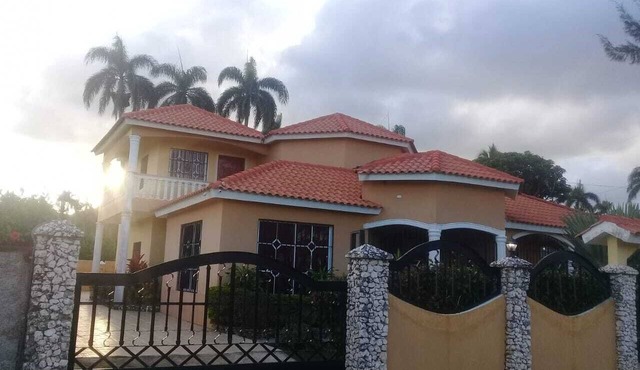 Villa Gloria Cabrera, Dominican Republic—great location near the beach, sleeps 12 in Nagua