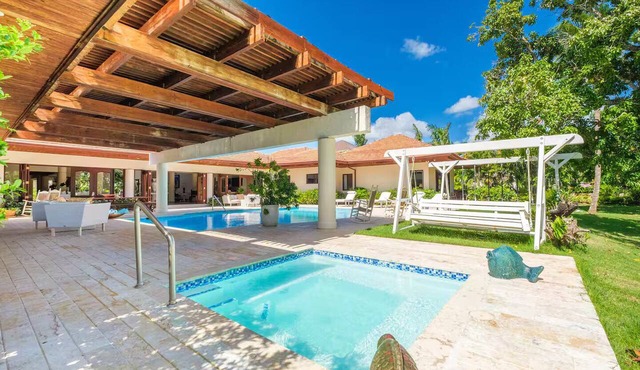 Villa Paradiso, great outdoors ,spacious villa in La Romana