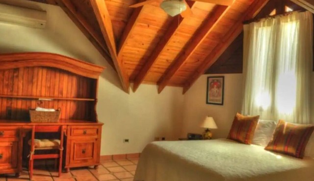 Villa Shangri-La-Luxury oceanfront Vacation villa