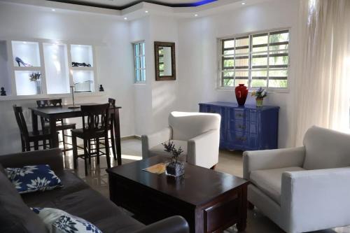 Villa SONJASAA Cozy apartment AC, Hot Water, WiFi, Pool, Bar, Bani 203