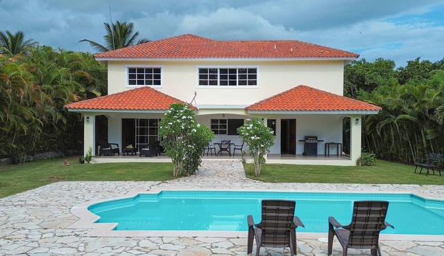 Villa with pool and golf course view