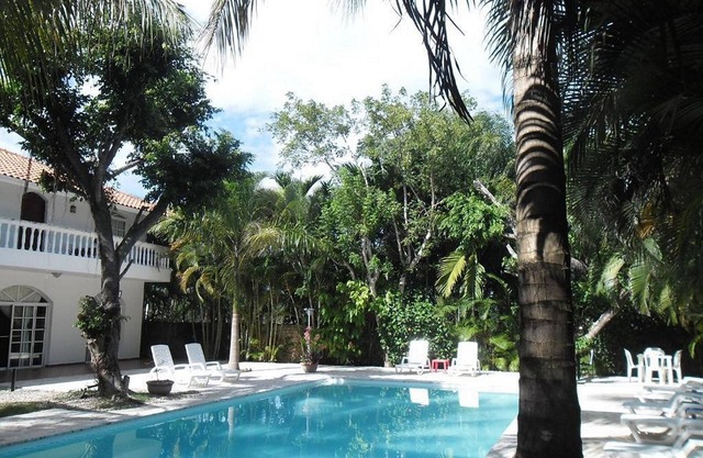 Pets-friendly 3BD condo in central Sosua, pool/Wi-Fi/cable TV in Sosúa