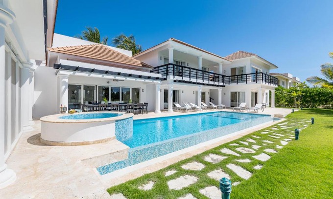 Bavaro Villa | Pool View Villa with Jacuzzi & Chef at Cocotal Golf & Country Club