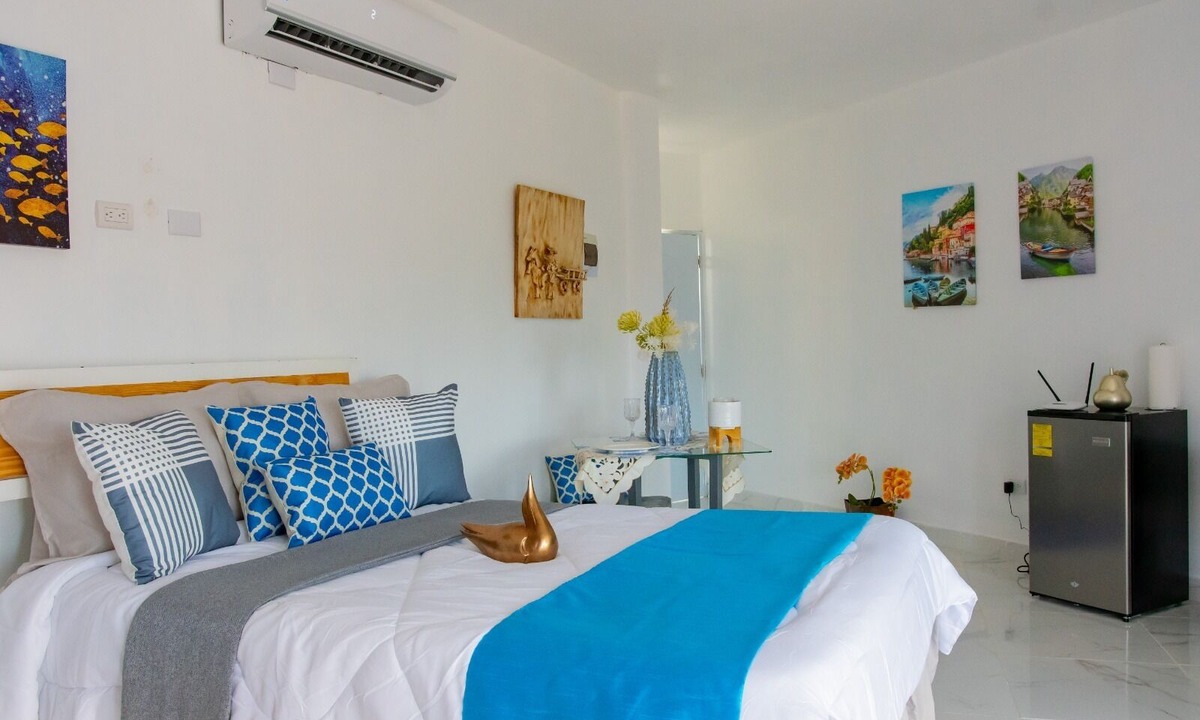 Los Maestros Apartment | ROYAL TERRACE KING IV