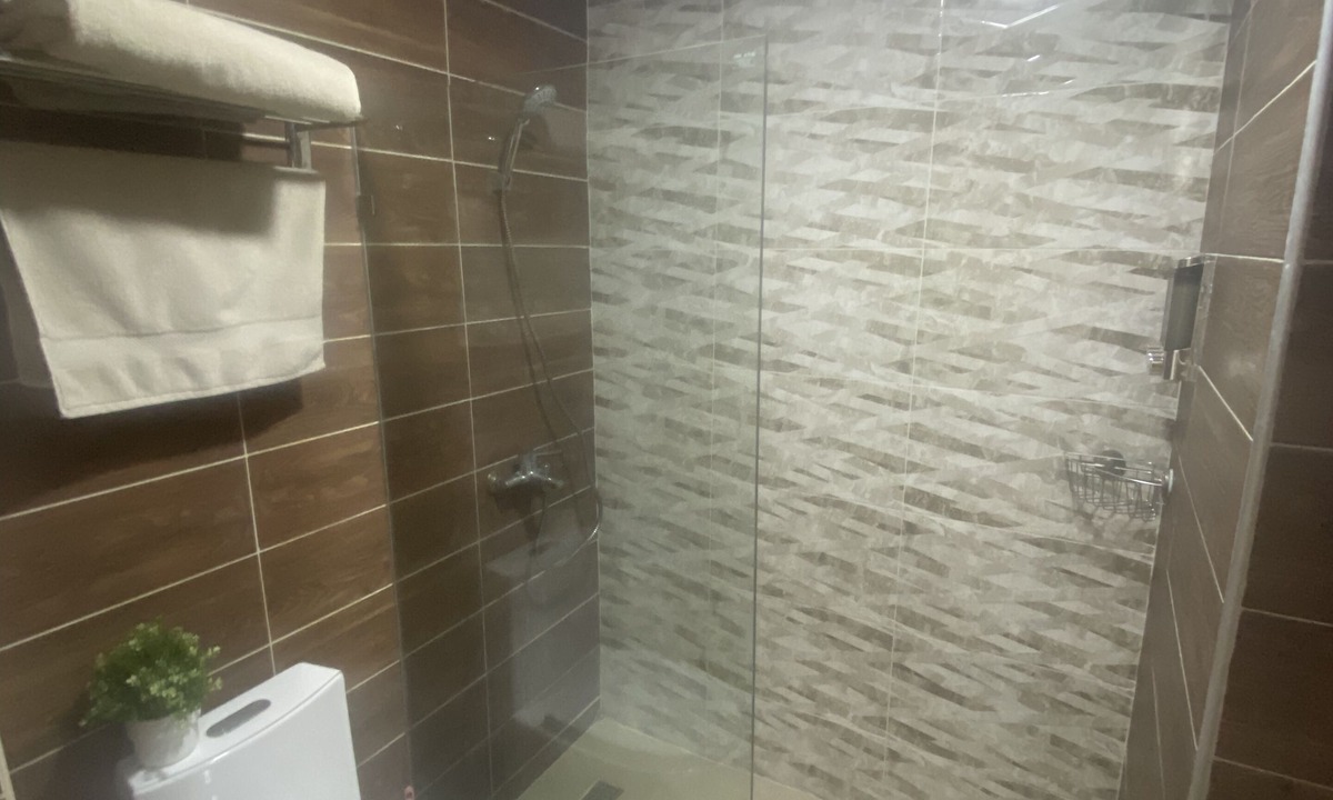 Los Rios Condo | Luxury 2 beds apt. Pool+Gym. Near CIPLA and CCEP