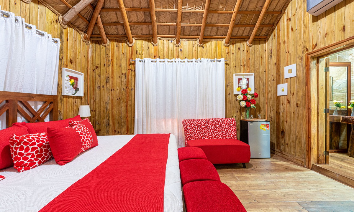 Pedernales Hotel | Hotel Vista de Aguilas Ecolodge