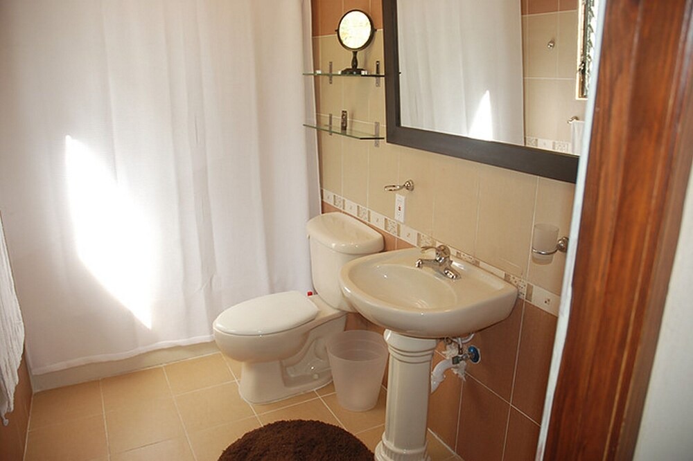 Los Cerros Villa | 4BD villa on top of the hill, sea views, pool/Wi-Fi/cable TV/parking