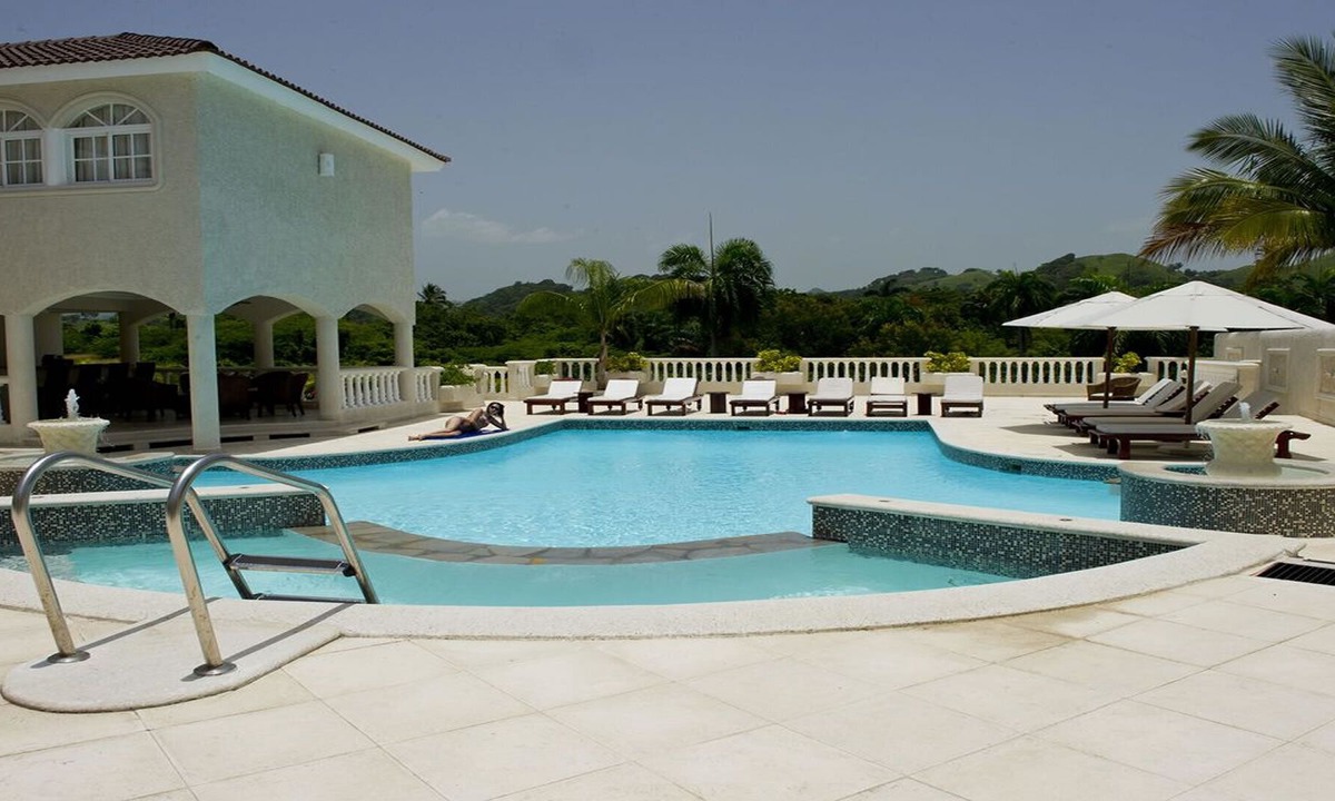 Los Brazos House | LHVC Chairman's Circle - 7 Bed Villa - LOWEST ALL INCLUSIVE FEE - VIP Gold Bands