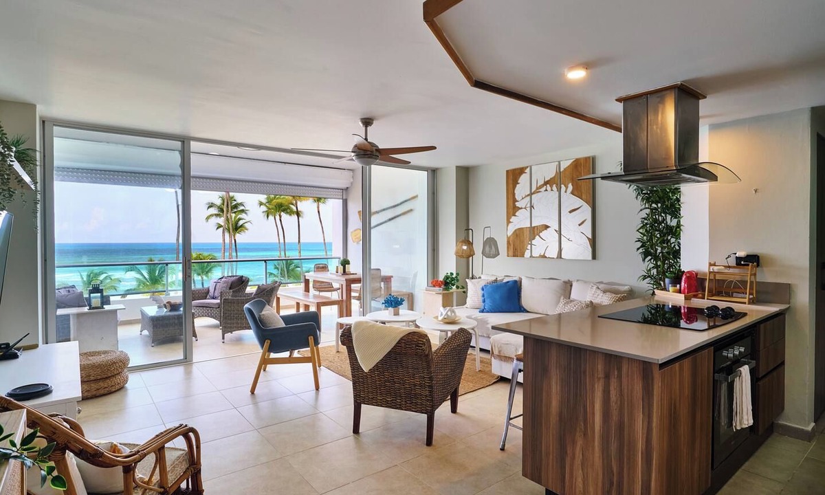 Villas Del Mar Apartment | ®{Sunset~Glow~Retreat}@Marbella +Beachfront+Pool