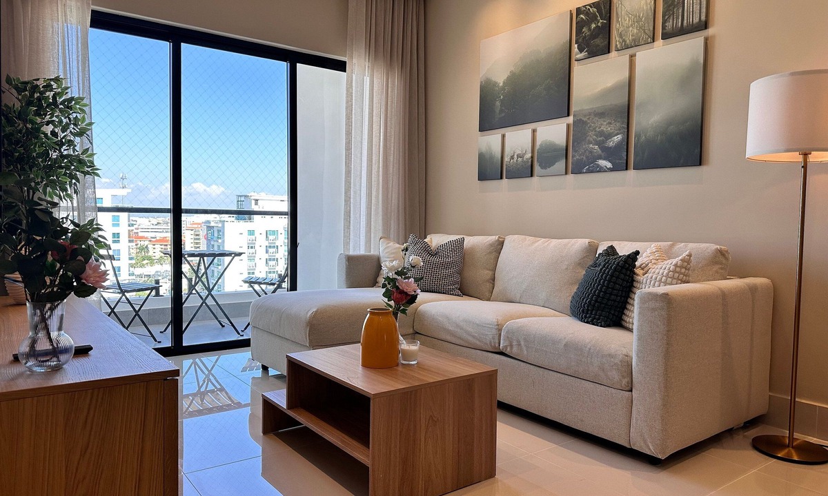 Serralles Condo | Modern2BR| GYM, Jacuzzi + WIFI| Agora-Yellowkey