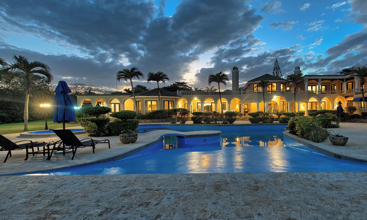 Cabrera House | Oceanfront estate in fantastic Cabrera Orchid Bay
