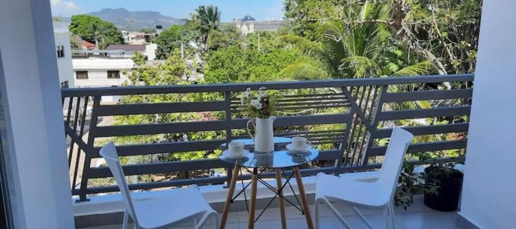Ensanche Miramar Apartment | Two-Bedroom Apartment with Pool Near the Ocean (C)