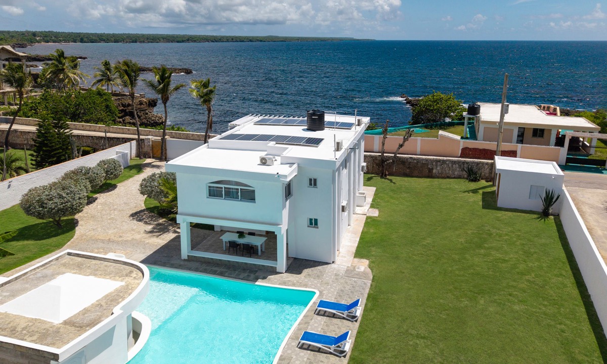 San Rafael del Yuma House | Villa Elda, a cozy villa overlooking the Caribbean Sea with a pool