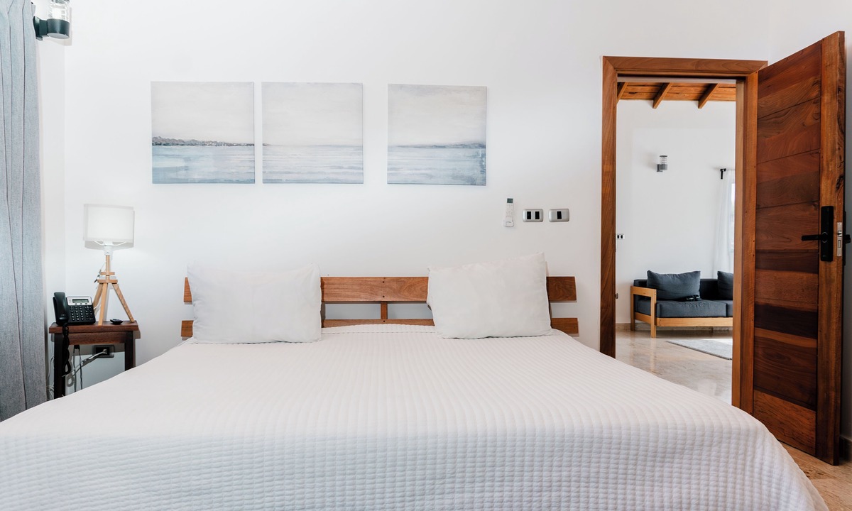 Sanchez Apartment | Love Nest: Romantic Suite with Pool nn
