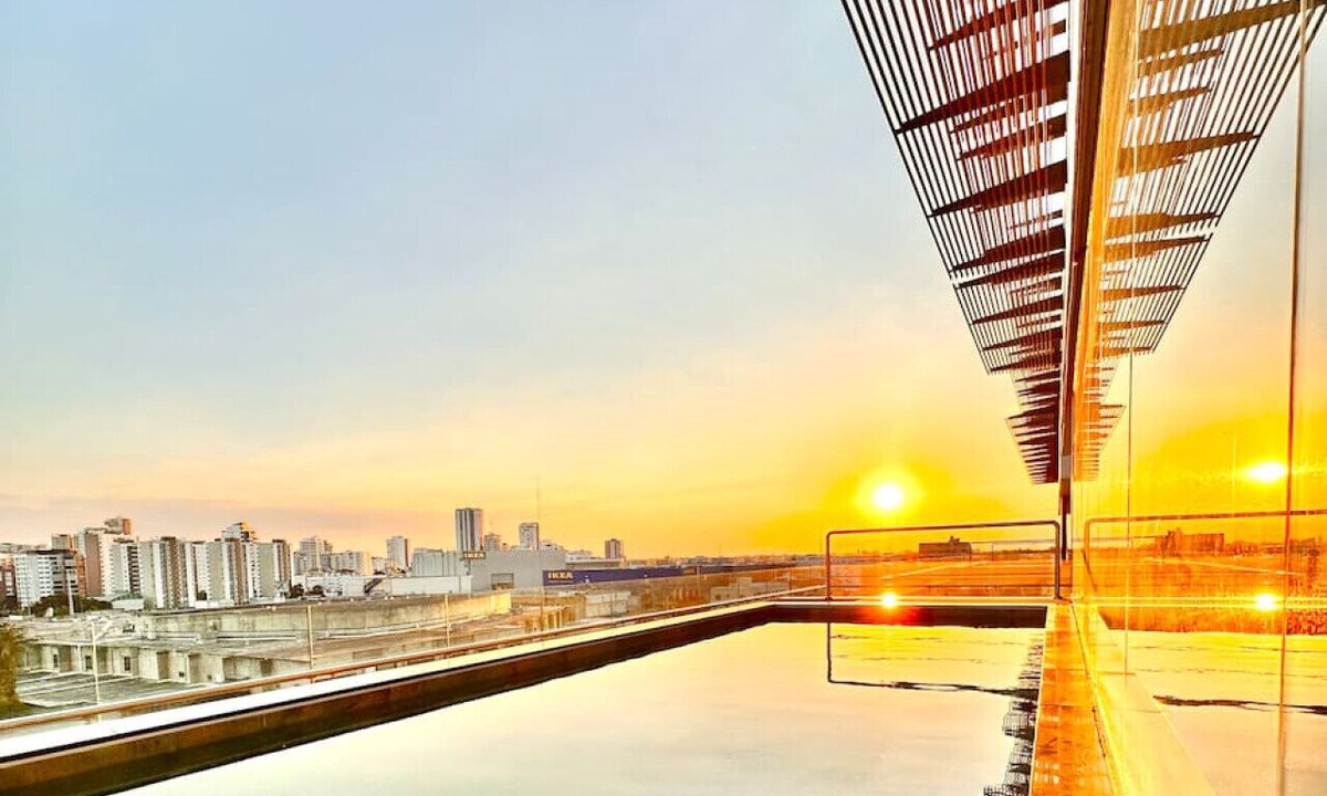 Viejo Arroyo Hondo Apartment | Stylish Upscale Condo, Amazing Terrace with Pool, Great City Views, Near All
