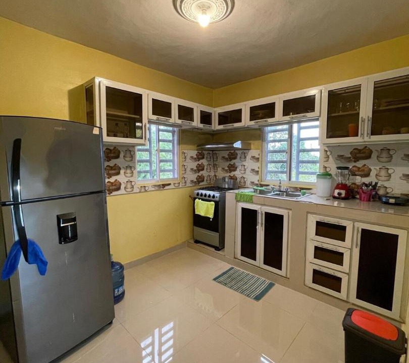 Pedernales House | David's 2nd floor, crib