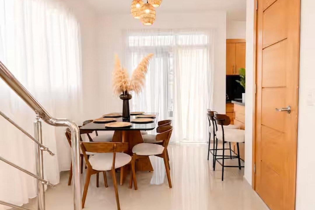 Prado Oriental House | Victory
