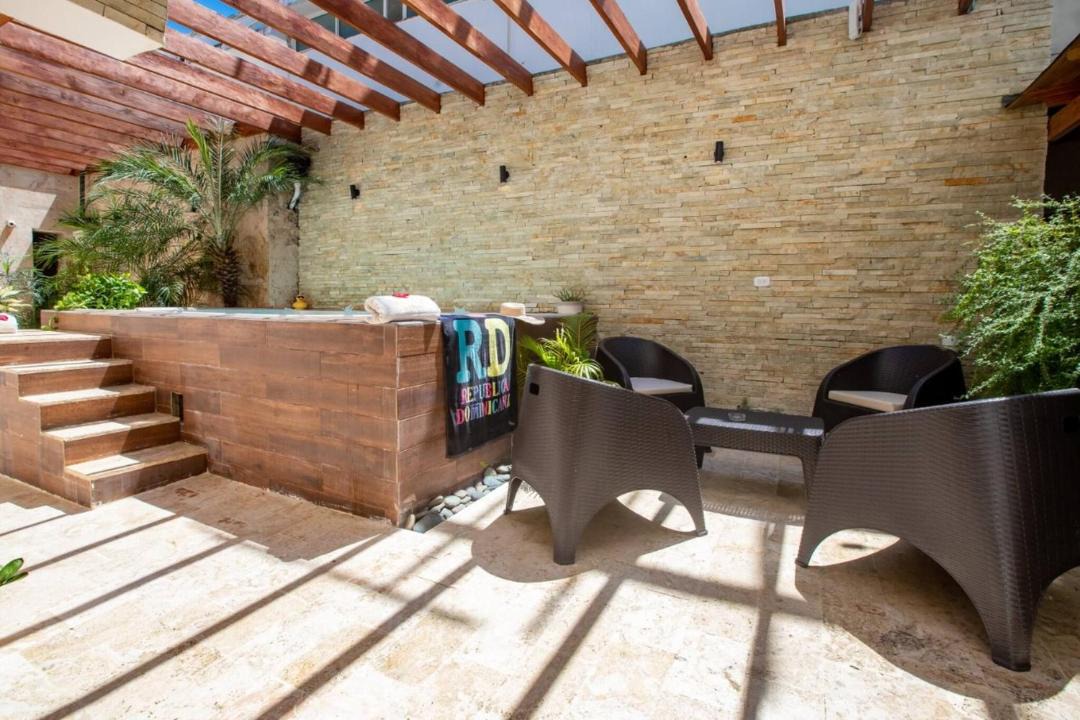 El Batey House | Getaway room with shared Jacuzzi in the center