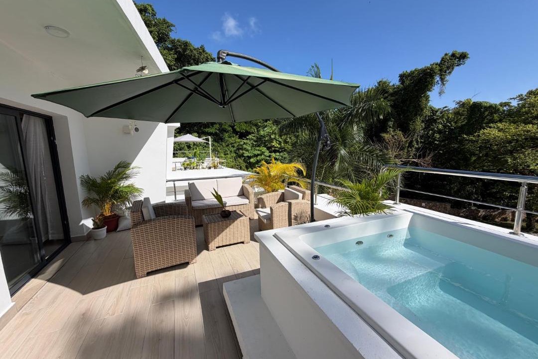 Las Terrenas Apartment | Luxury Coastal Retreat with Jacuzzi 8 min to Beach