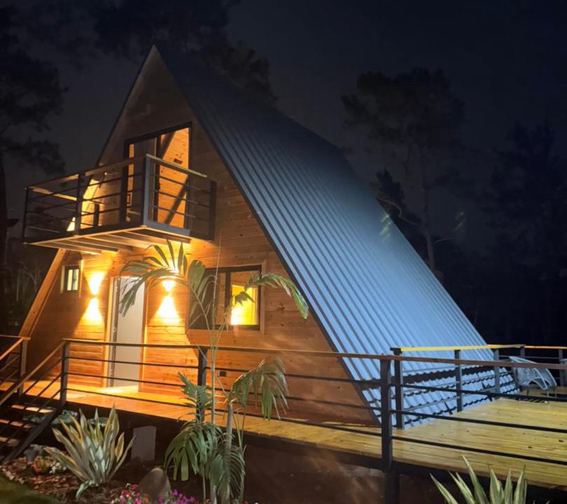 La Vega Province Ski Chalet | Alpina Village, Jacuzzi Climatizado, Montaña, Fogata, Jarabacoa
