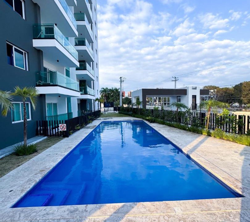 Punal Apartment | Modern 3BR! 9FL, King Bed! STI with Pool! Fast wifi!
