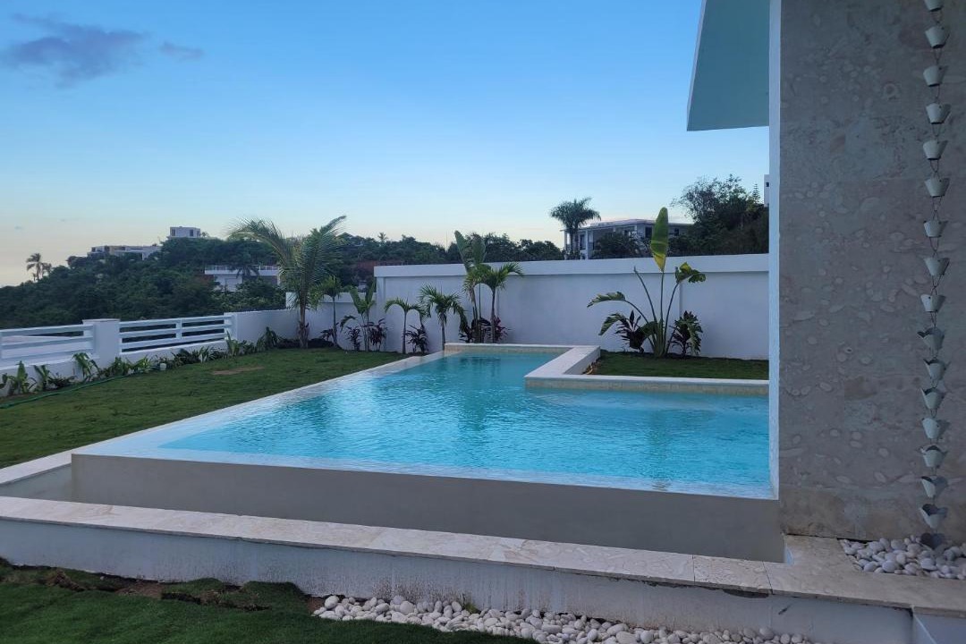 Las Terrenas House | Rooms with shared bathroom in villa with infinity pool and seaview