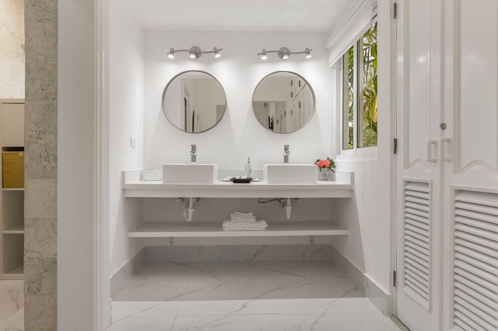 Photo of Bathroom in Los Lagos