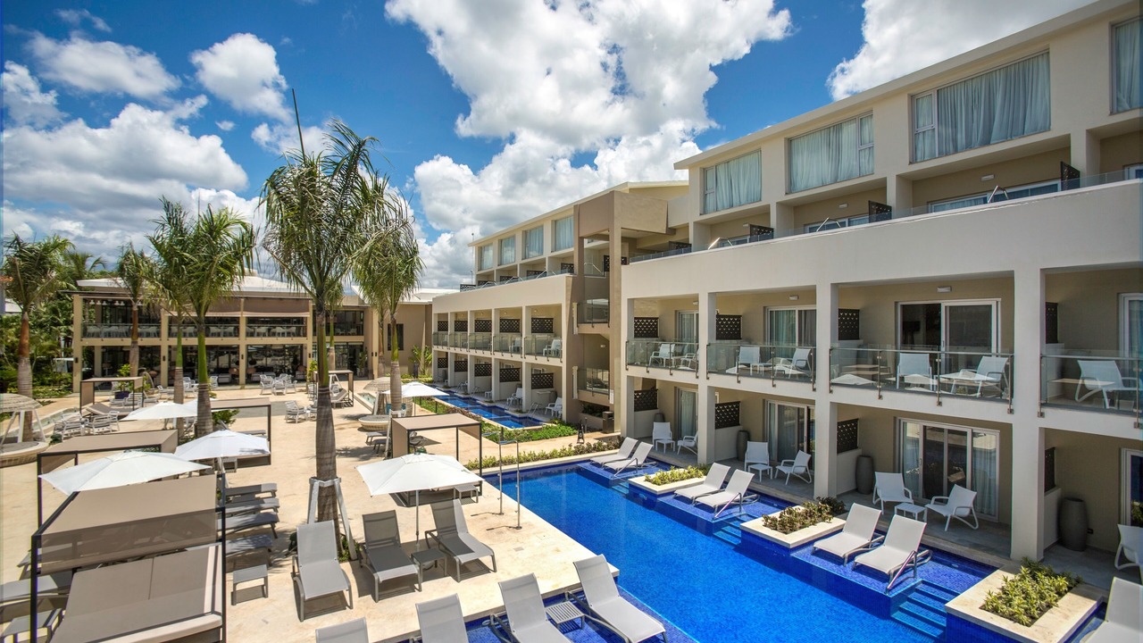 Photo of Others in Dominicus