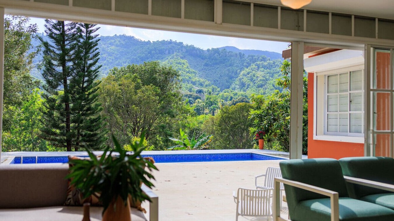 Photo of Outdoor in Pedro Brand