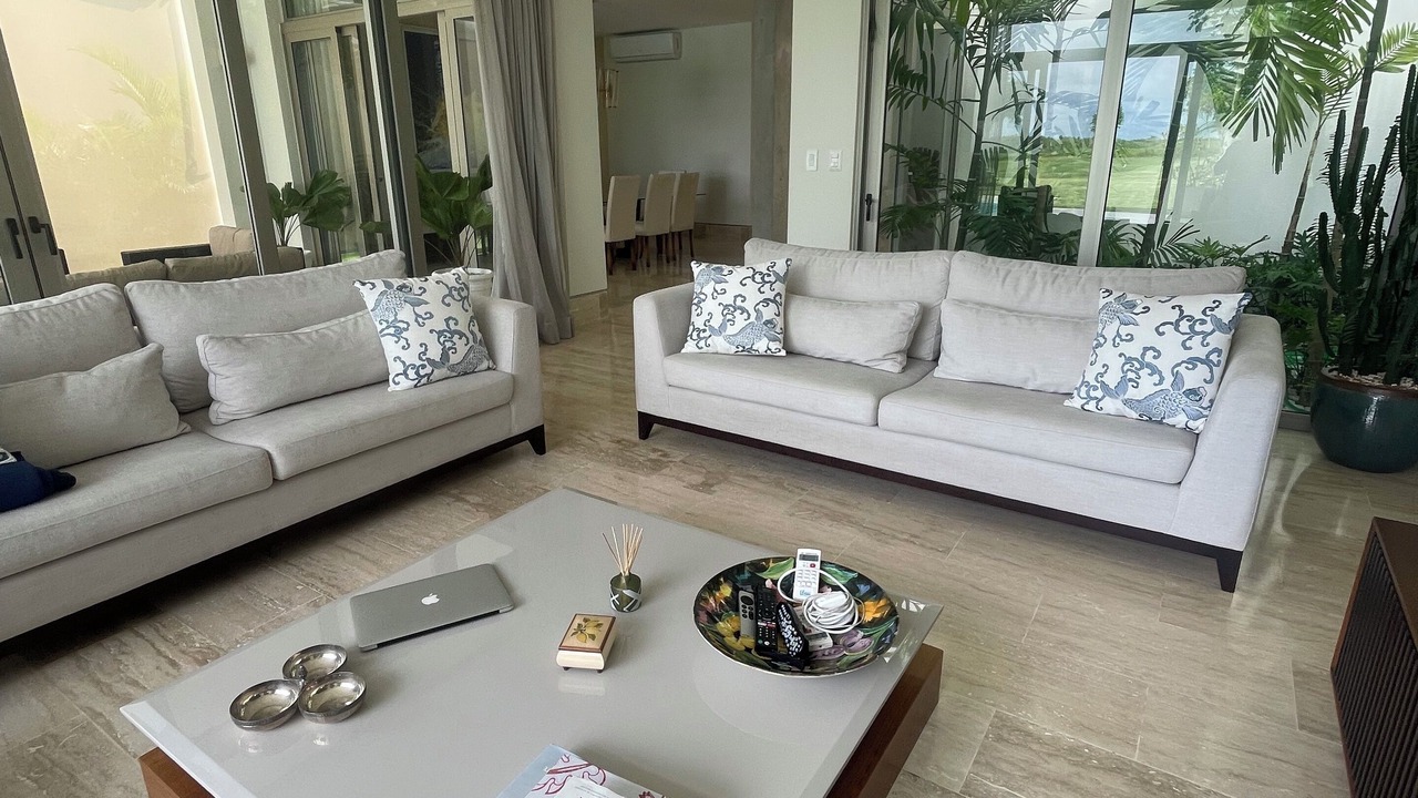 Photo of Livingroom in Los Altos