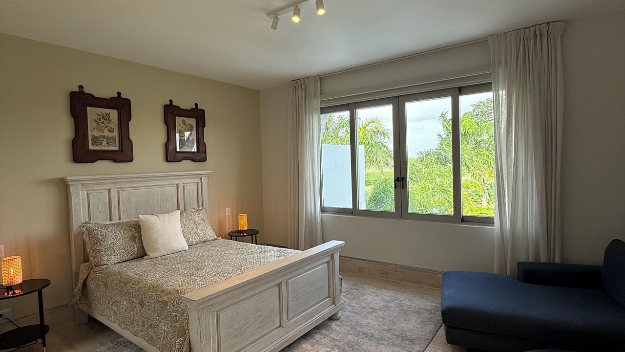 Photo of Bedroom in Los Altos