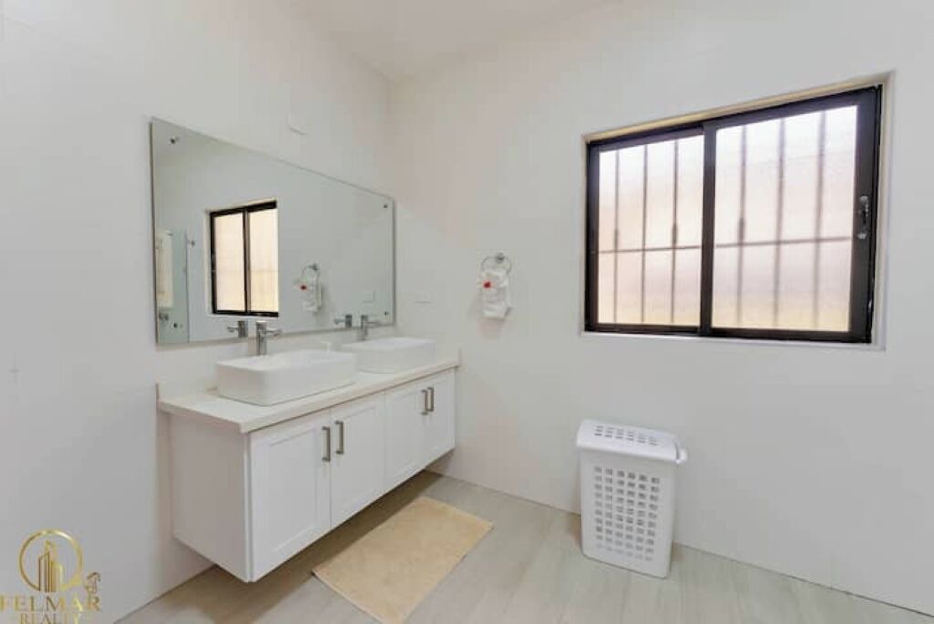 Photo of Bathroom in La Esplanada