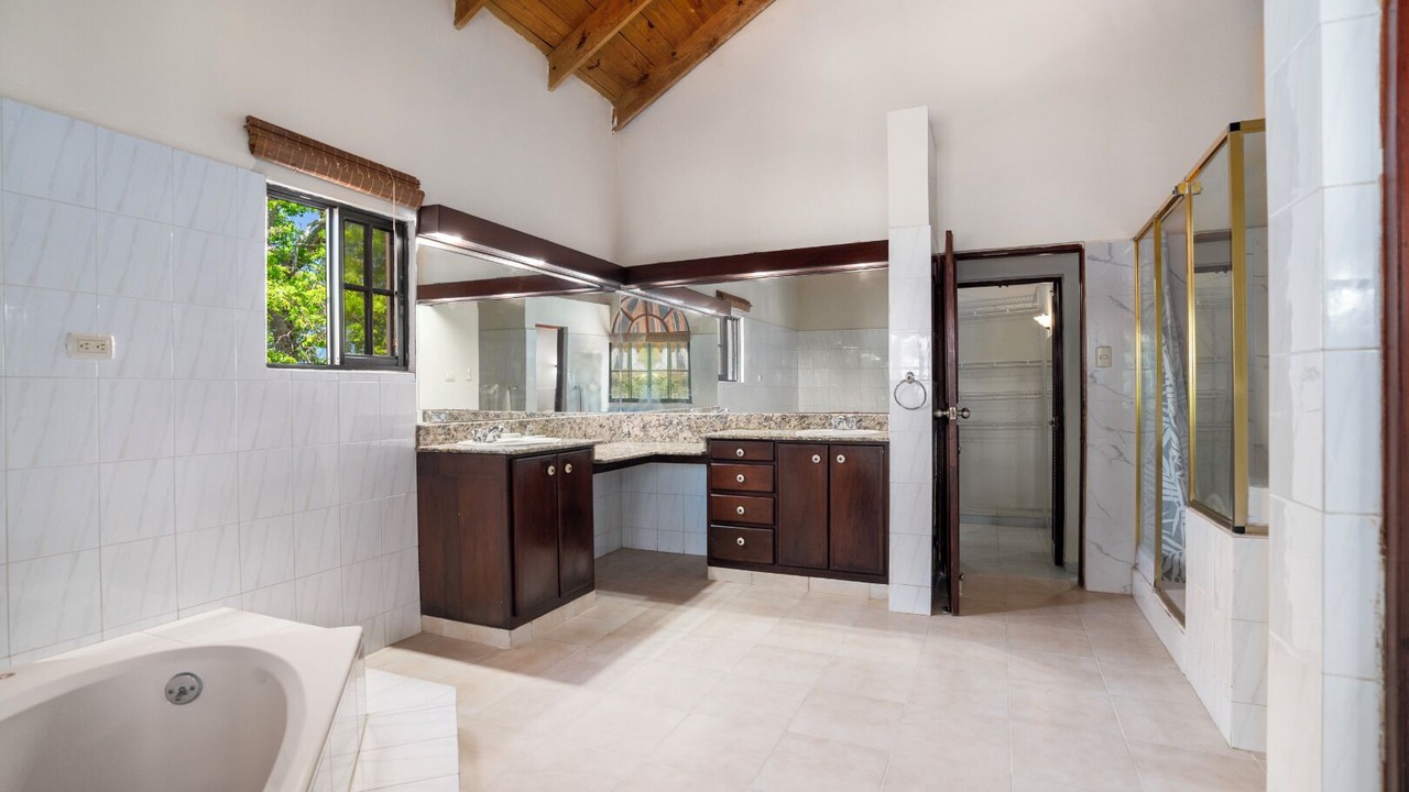 Photo of Bathroom in Playa Chiquita