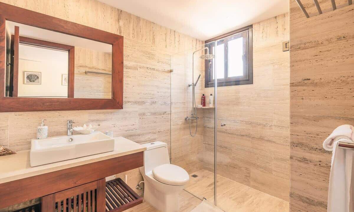 Photo of Bathroom in La Iglesia