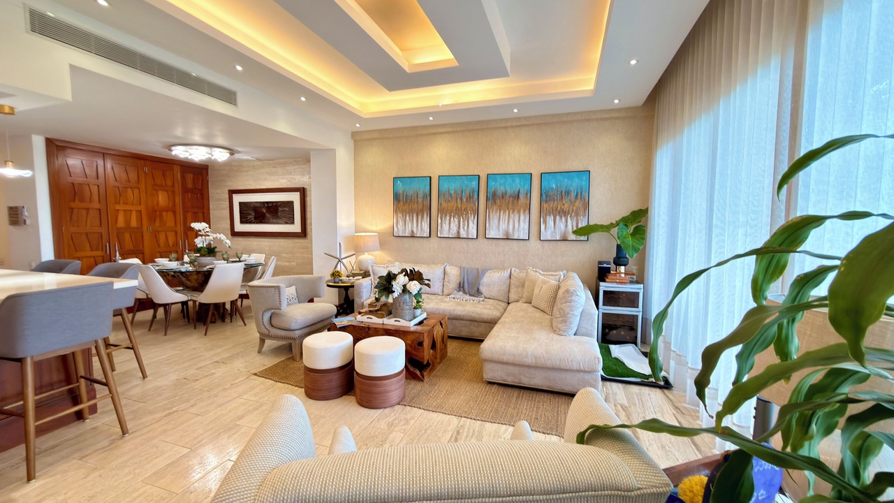 Photo of Livingroom in Los Altos