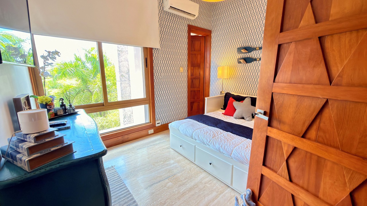 Photo of Bedroom in Los Altos