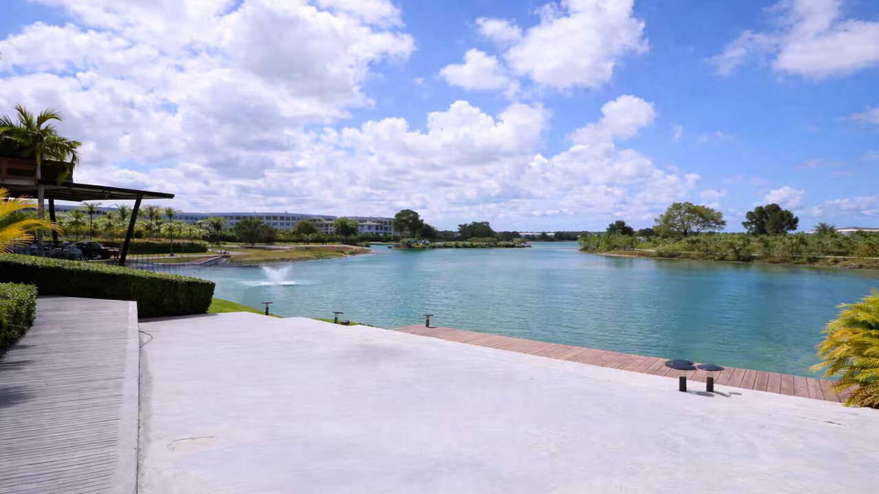 Photo of Outdoor in Veron