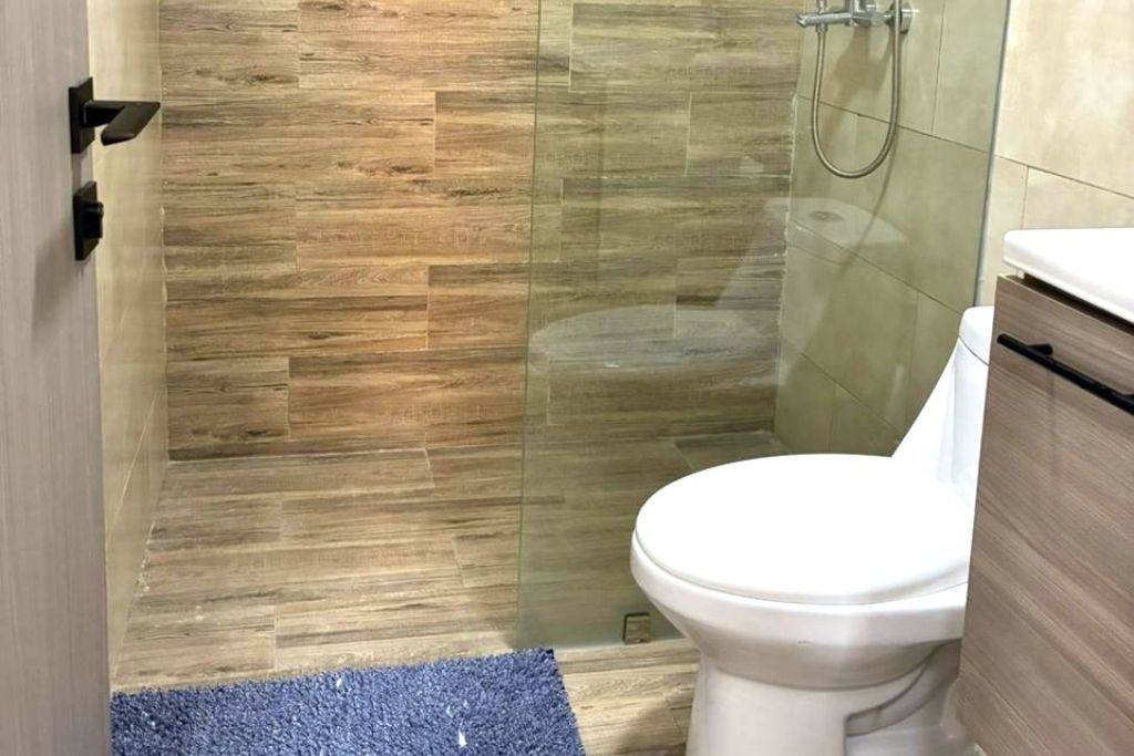 Photo of Bathroom in Veron