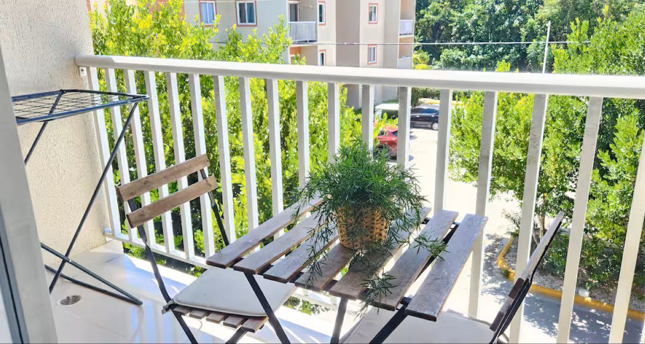 Photo of Outdoor in Veron