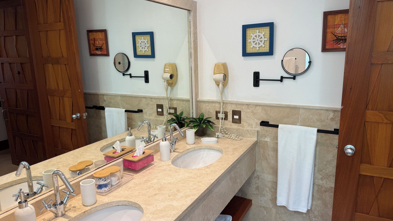 Photo of Bathroom in Los Altos