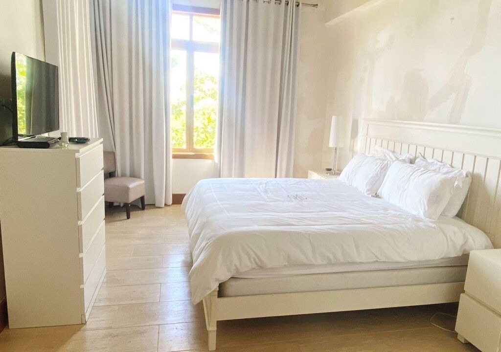 Photo of Bedroom in Los Altos