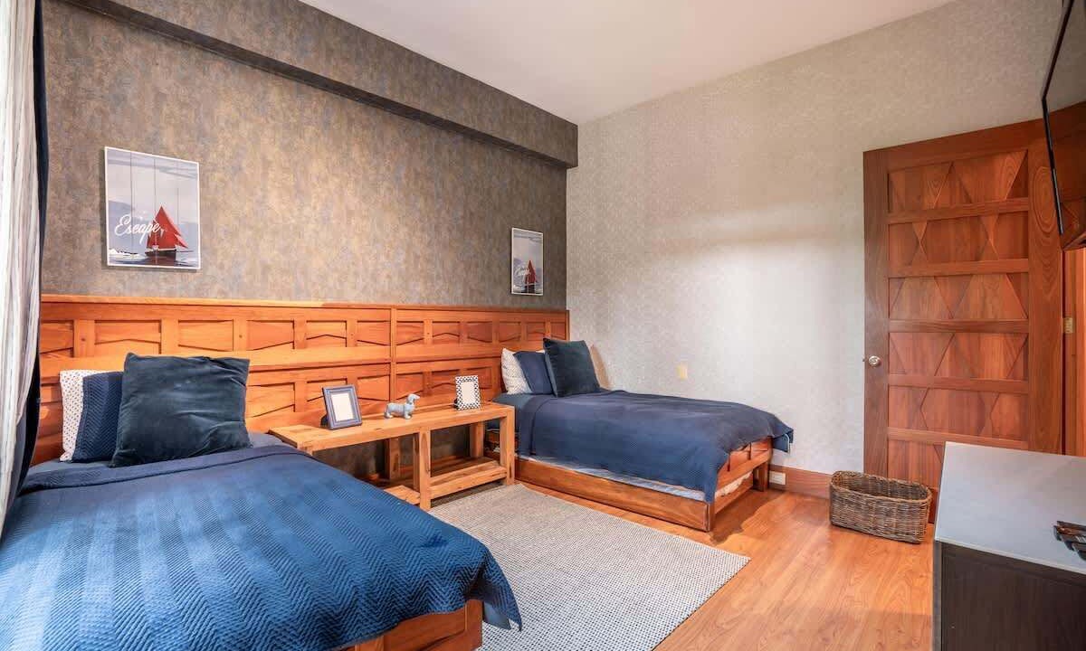 Photo of Bedroom in Los Altos