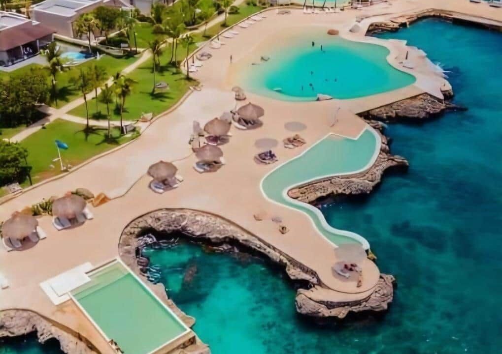 Photo of Others in Dominicus