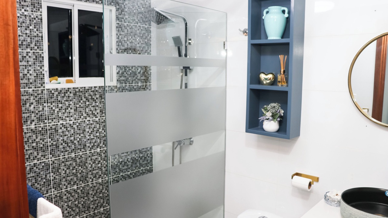 Photo of Bathroom in Llanos de Gurabo I