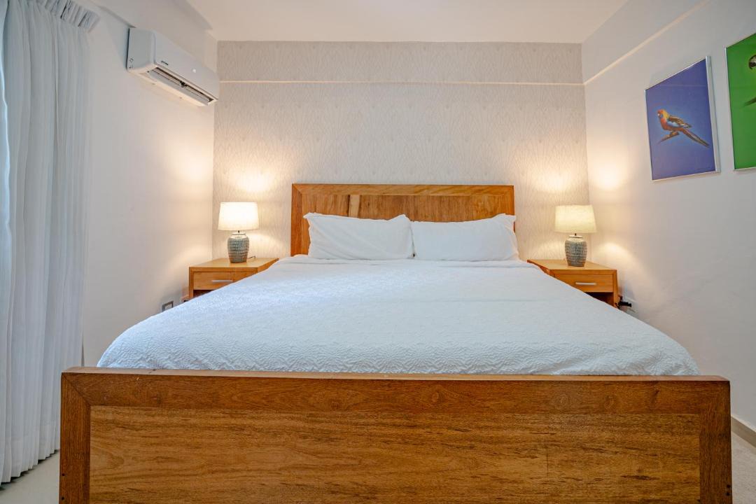 Photo of Others in El Factor