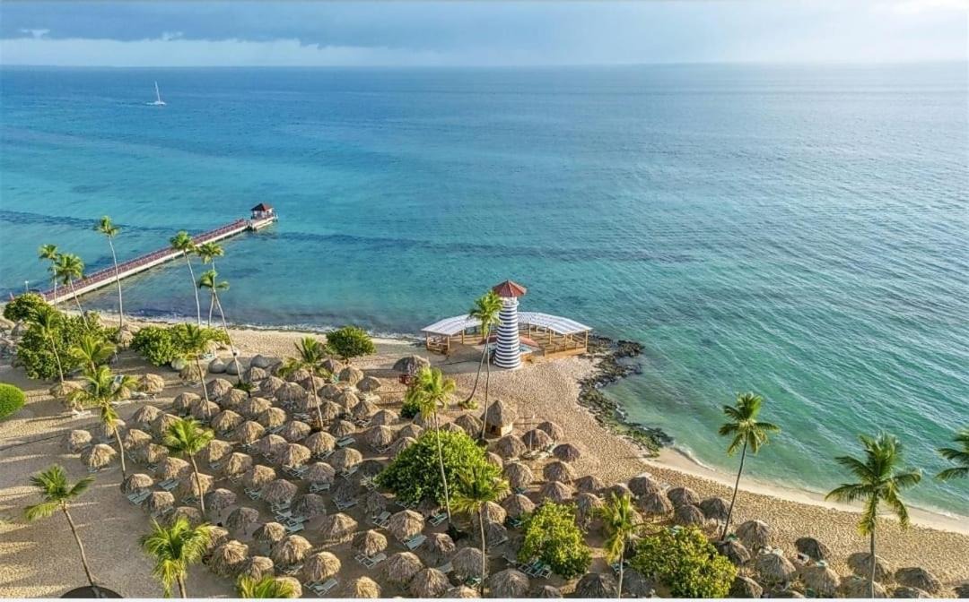 Photo of Others in Dominicus