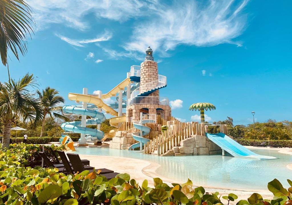 Photo of Others in Dominicus